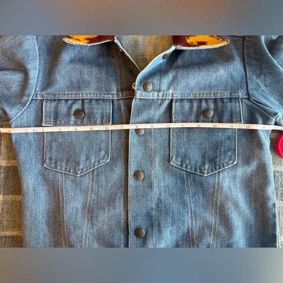 Vintage Western Jean Jacket with Fleece Horse Print and Patterned Sleeves, XS - Picture 4 of 6